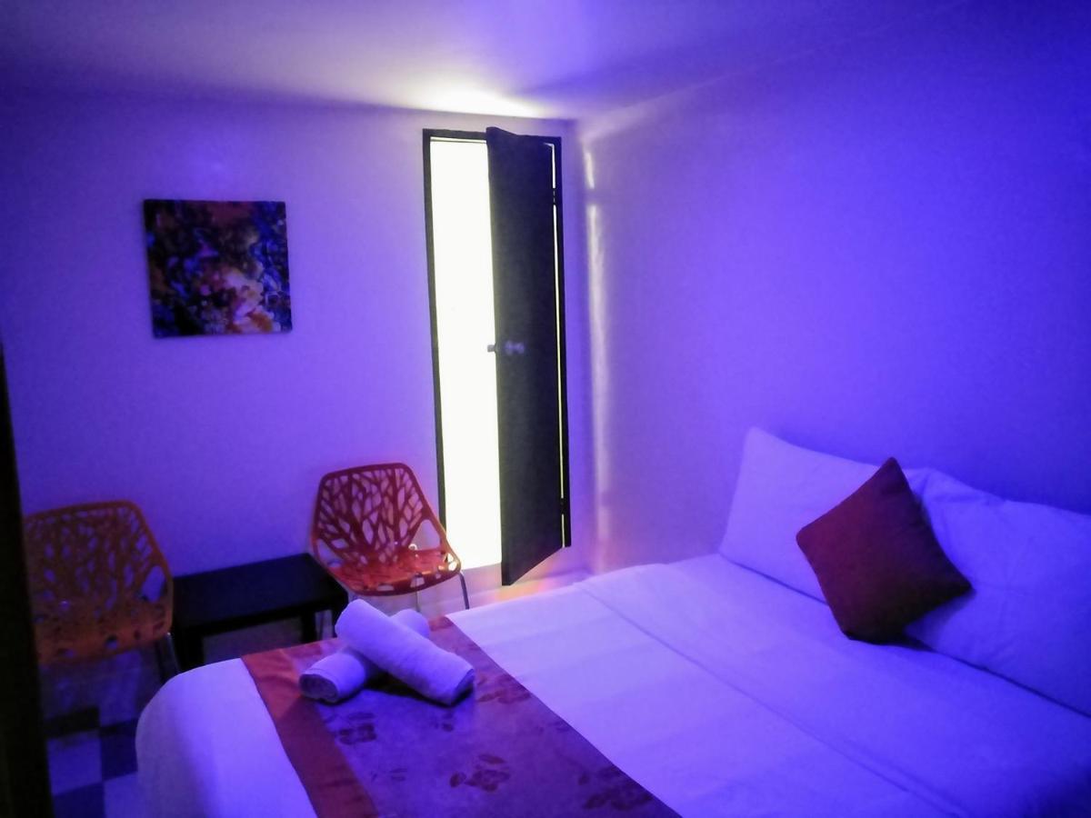 Halfway House Hostel Mactan Cebu Airport Lapu-Lapu City Exterior foto