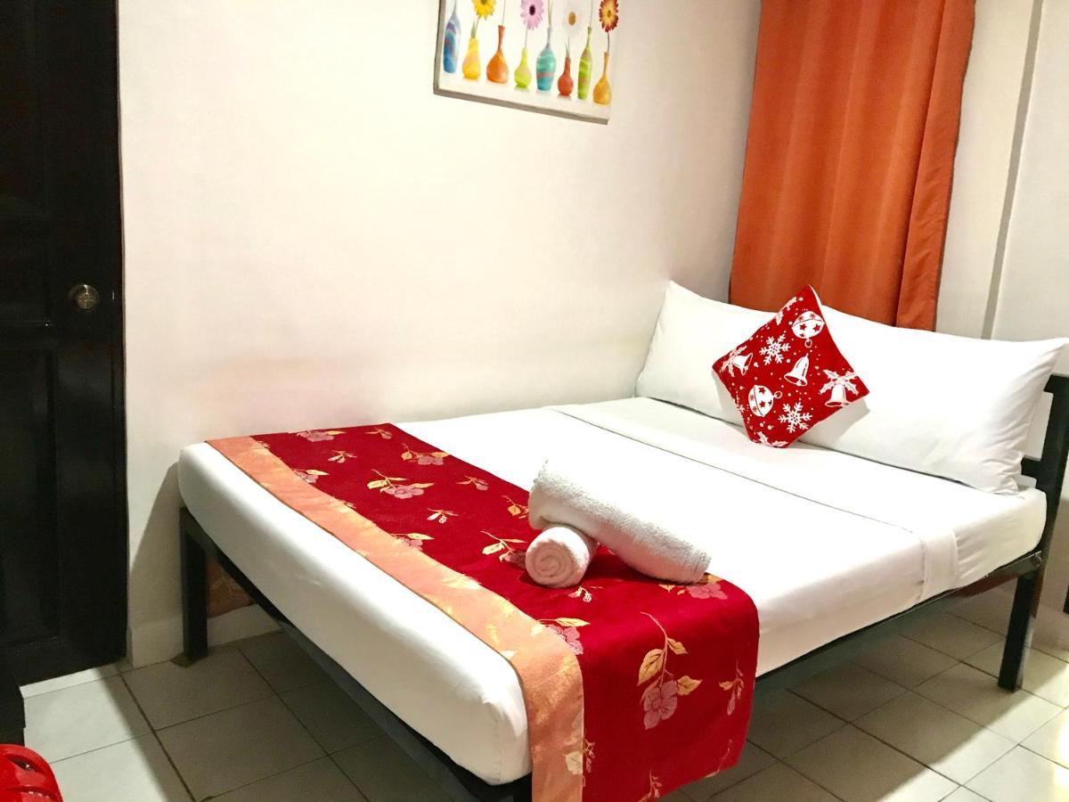 Halfway House Hostel Mactan Cebu Airport Lapu-Lapu City Exterior foto