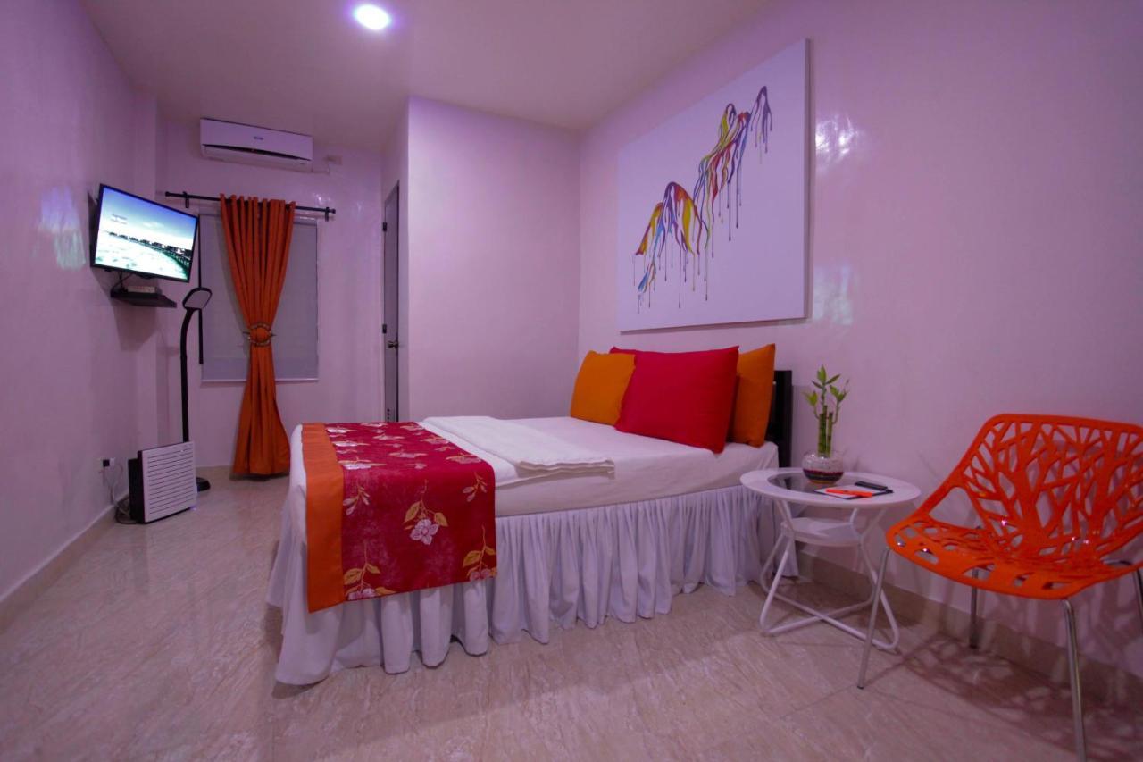 Halfway House Hostel Mactan Cebu Airport Lapu-Lapu City Exterior foto
