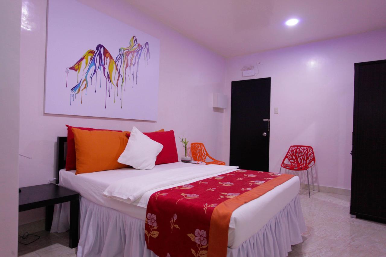 Halfway House Hostel Mactan Cebu Airport Lapu-Lapu City Exterior foto