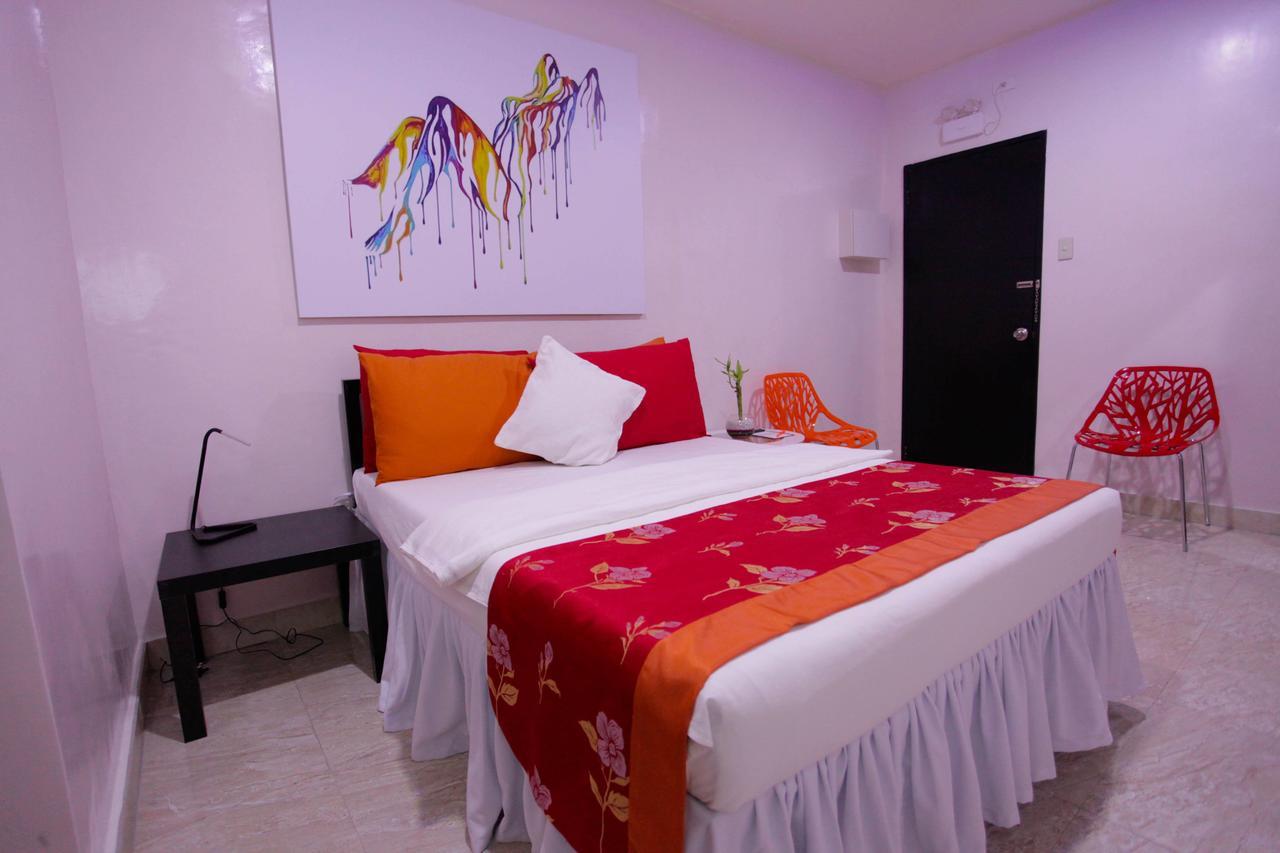 Halfway House Hostel Mactan Cebu Airport Lapu-Lapu City Exterior foto
