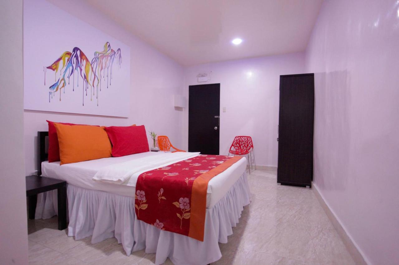 Halfway House Hostel Mactan Cebu Airport Lapu-Lapu City Exterior foto